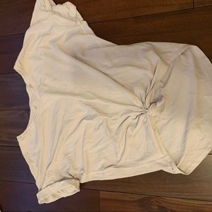 lululemon t-shirt